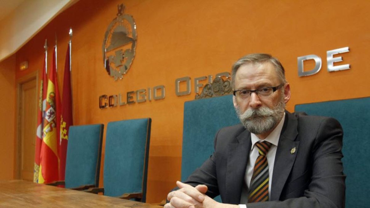El presidente del Colegio Oficial de Veterinarios en León, Luciano Díez.