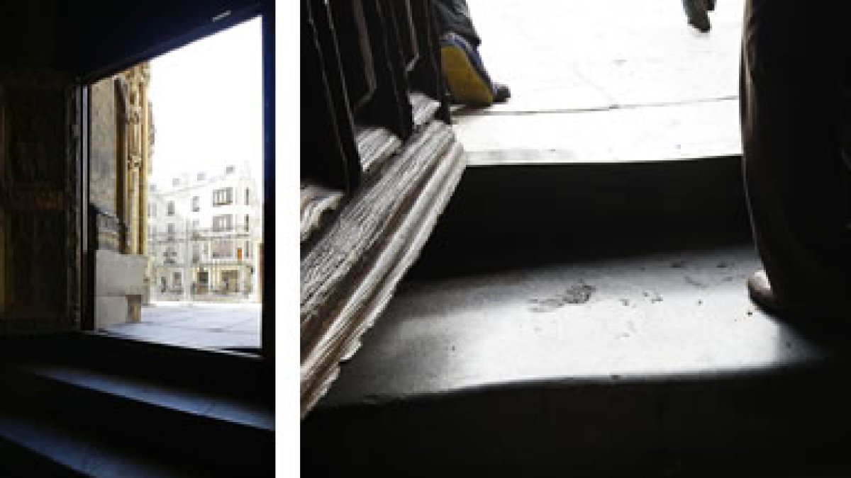 Peldaños de acceso a la Catedral -izquierda- y a San Isidoro.