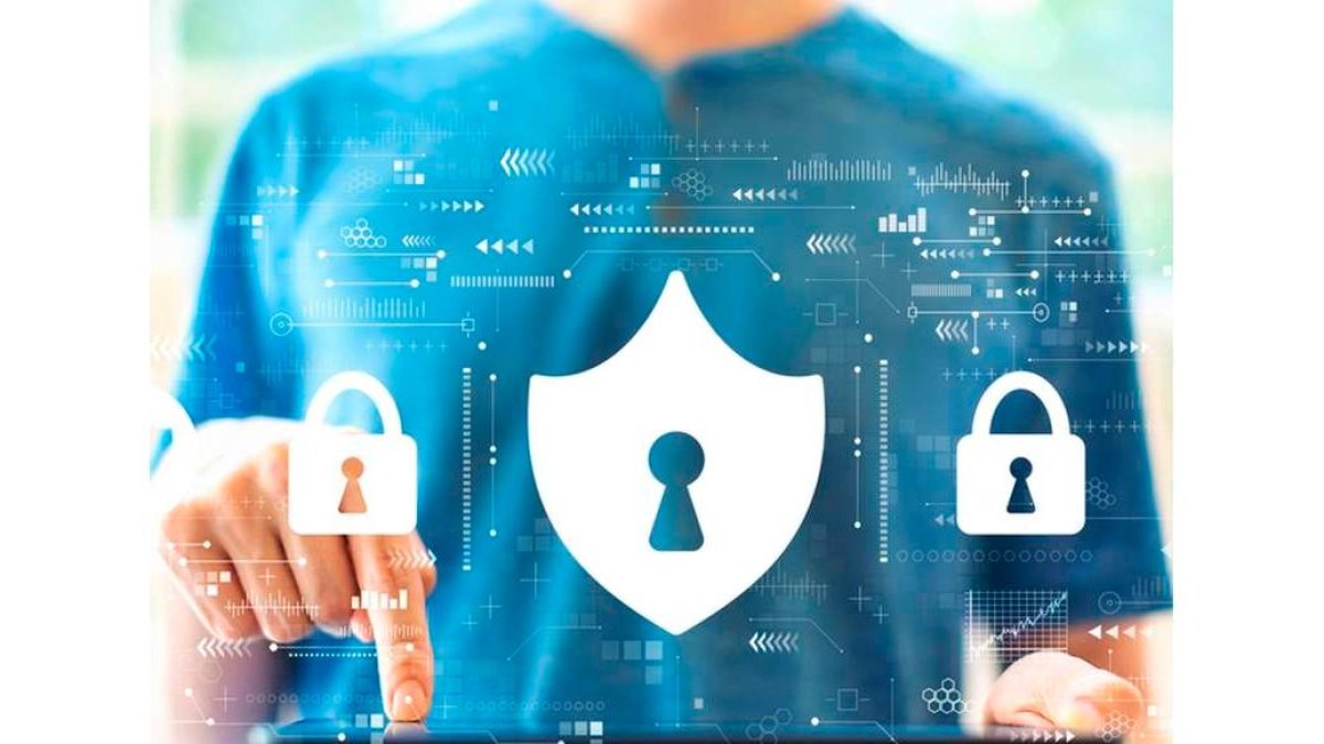 En época de vacaciones se relajan las medidas de ciberseguridad. Ironhack