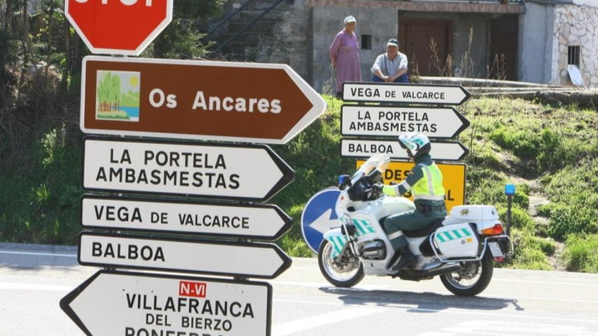 El accidente se registró en la NVI a la altura de Trabadelo. DL