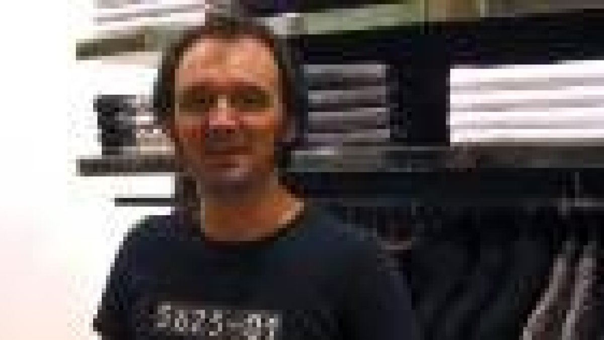 Miguel, en el departamento de Inditex donde trabaja