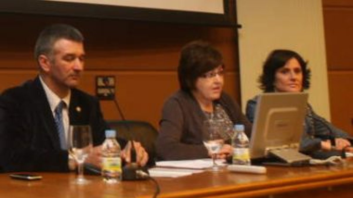 José Manuel Gonzalo y María Rodríguez, derecha, en la jornada.