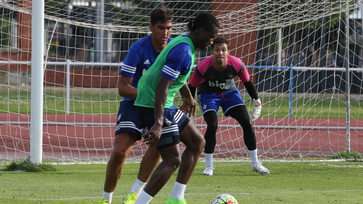 William Jebor es una de las novedades en la convocatoria de José Manuel Díaz para enfrentarse al Bilbao Athletic.
