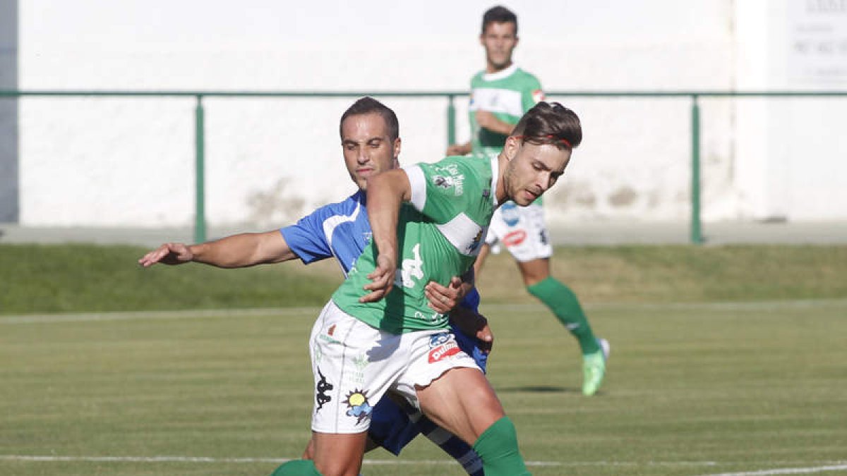 El técnico maragato apuesta por la continuidad para conformar el once titular que debute en la categoría.