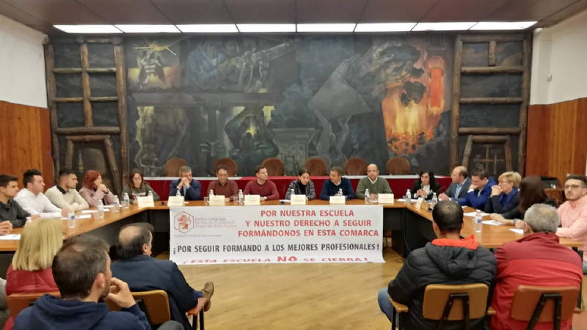Un momento del acto celebrado ayer en La Robla. PLANILLO