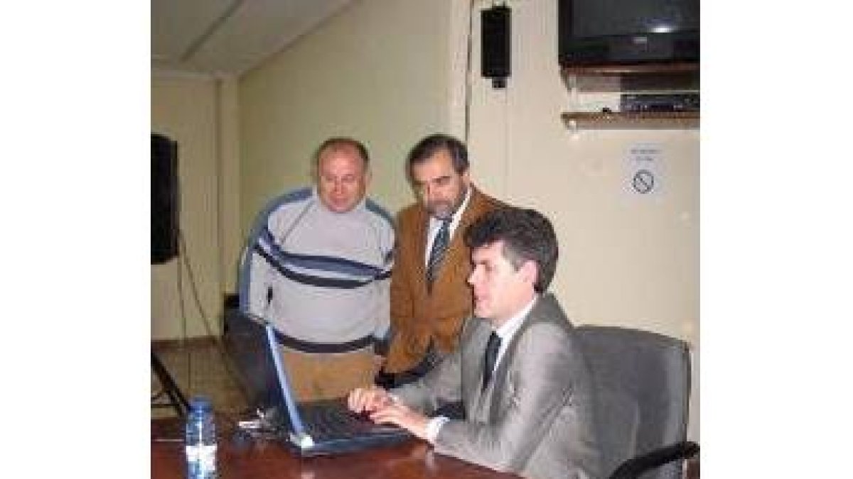 Gallego, Palazuelo y Jorge Vega, antes de la apertura oficial del curso