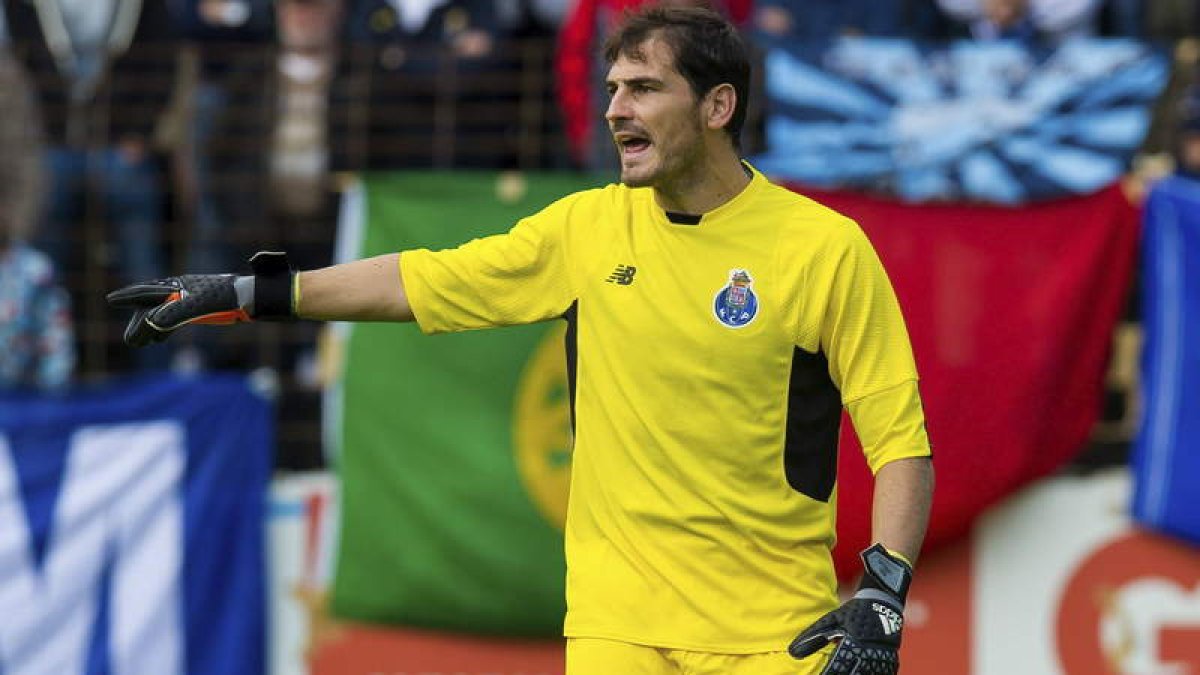 Casillas, durante un partido con el Oporto esta pretemporada.
