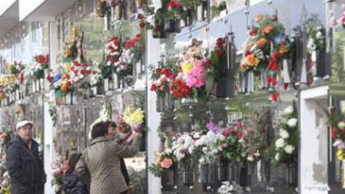Las flores volvieron a ser las protagonistas de una jornada para recordar a los difuntos.