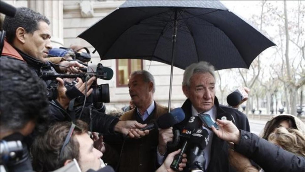 Luis del Olmo llega este lunes a la Audiencia de Barcelona para declarar en el juicio contra Rogelio Rengel, uno de sus exadministradores, que presuntamente le estafó tres millones de euros.