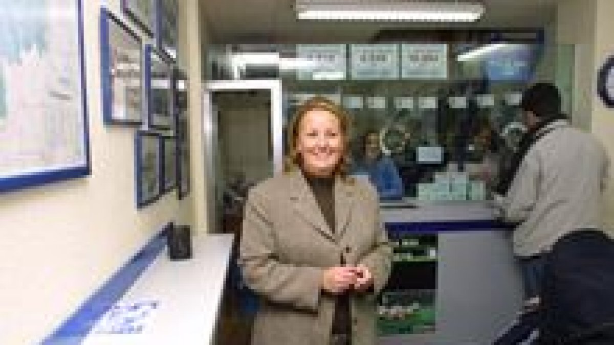 La titular de la administración número 2 de Ponferrada, Ana María González