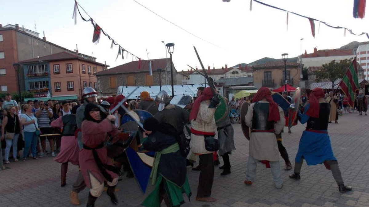 Momento en el que los cristianos derrotan a las tropas moras en la gran batalla.