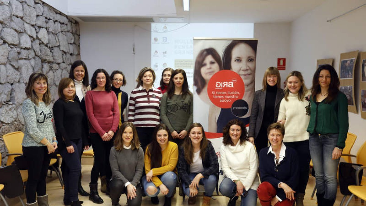 Las mujeres emprendedoras de León participantes en los talleres, ayer en Espacio Vías. MARCIANO