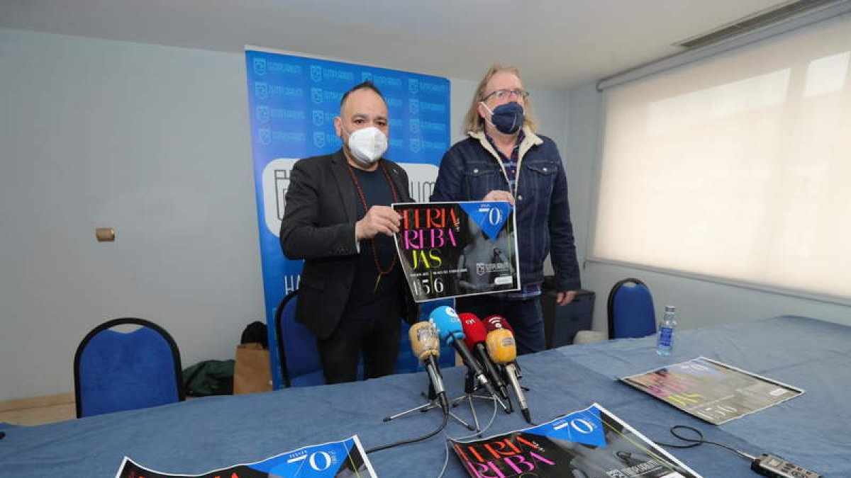 Felipe Álvarez y ‘Mundi’ Martín, presentaro la Feria de las Rebajas. L. DE LA MATA