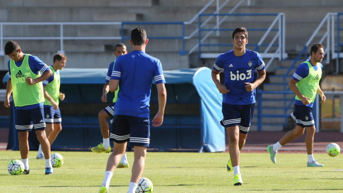 La Deportiva sigue trabajando en dobles sesiones y hoy juega su primer amistoso de pretemporada en Toral de los Vados