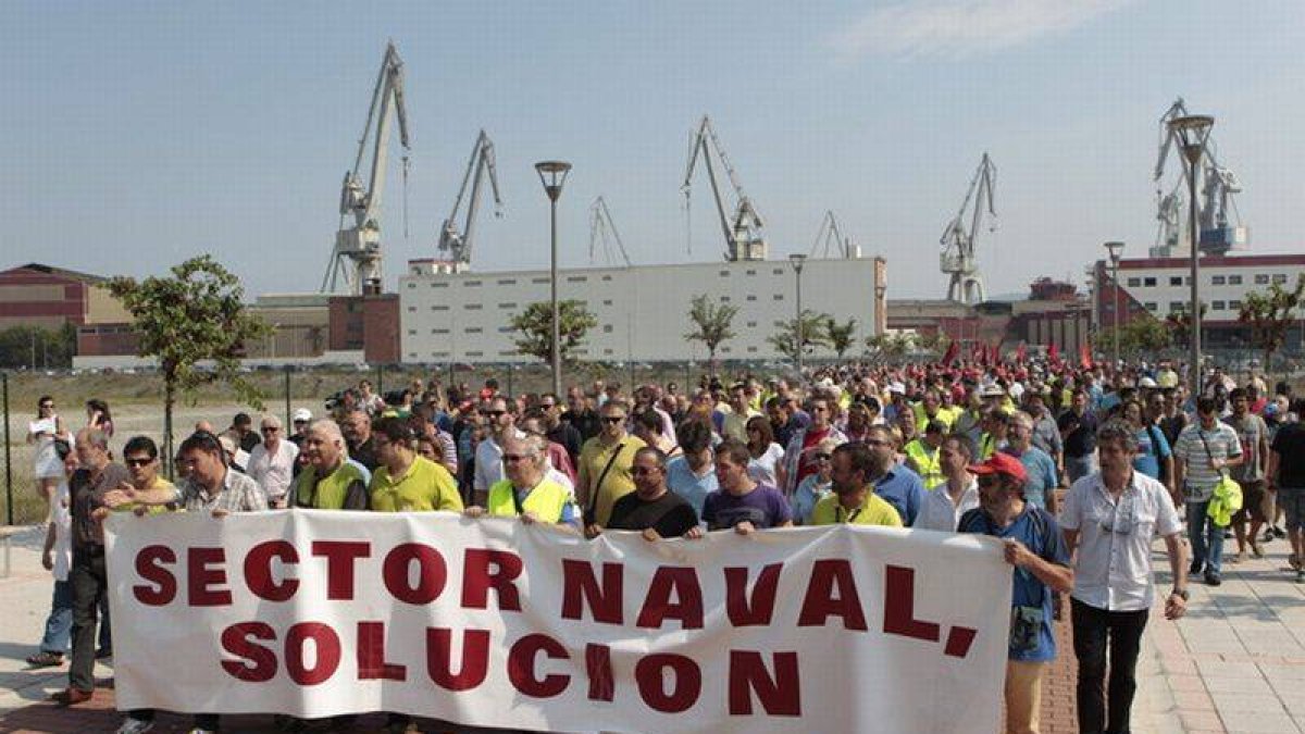 Trabajadores de los astilleros vizcaínos en una protesta para defender la industria naval, el 11 de julio.