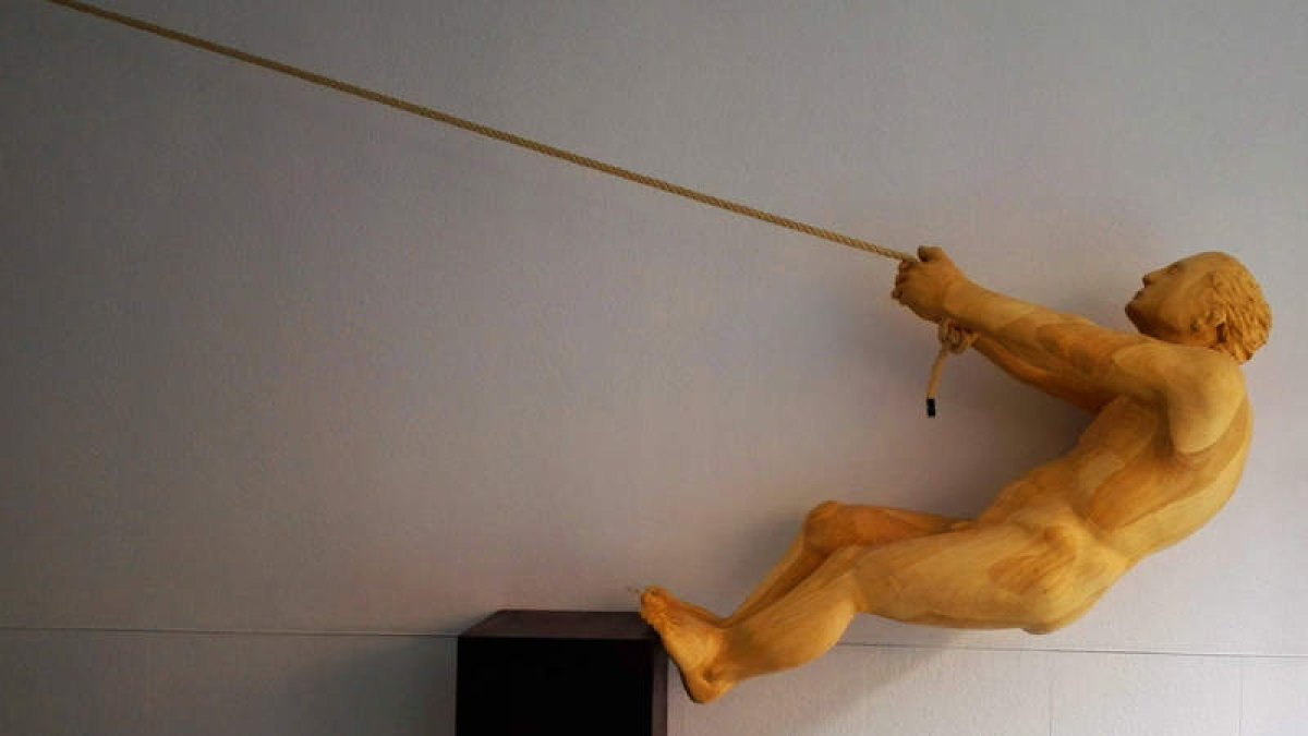 Detalle de la obra de Amancio González que se inaugura hoy en el nuevo pasaje de Ordoño II. CUEVAS