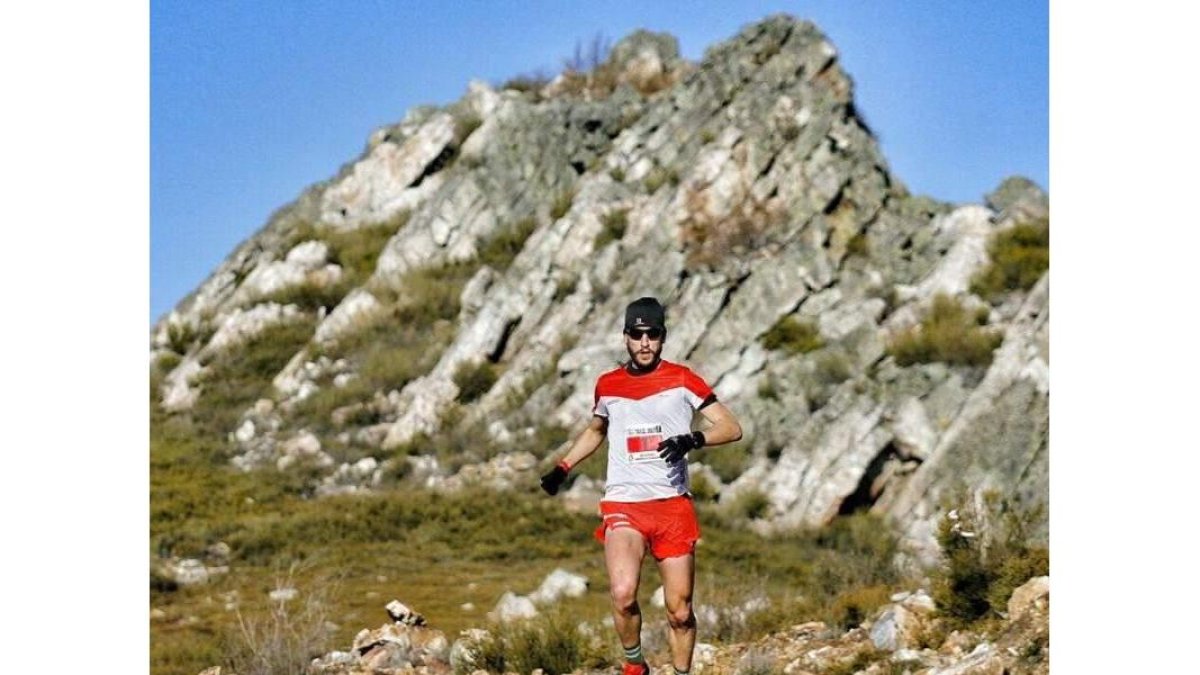 Villa repitió triunfo en el Trail Peña del Tren tras dominar la prueba de principio a fin. FOTOIOSU PHOTOGRAPHY