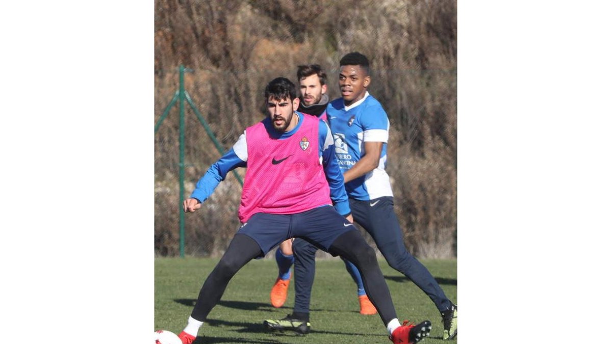 La Deportiva necesita un punto para olvidarse de sufrimientos en la última jornada de Liga. L. DE LA MATA