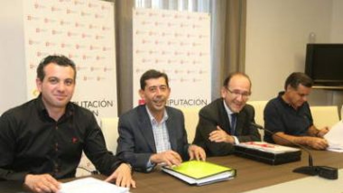 Nicanor Sen, Jaime González, José Manuel Jiménez y García Bayón, durante su reunión .