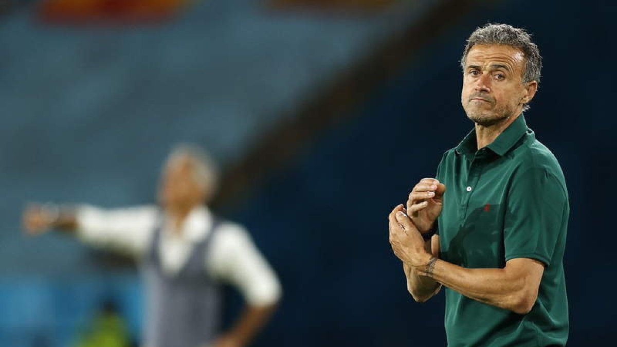Luis Enrique, lejos de hacer autocrítica, insiste en que el juego de la selección española acabará dando sus frutos. VÍCTOR LERENA