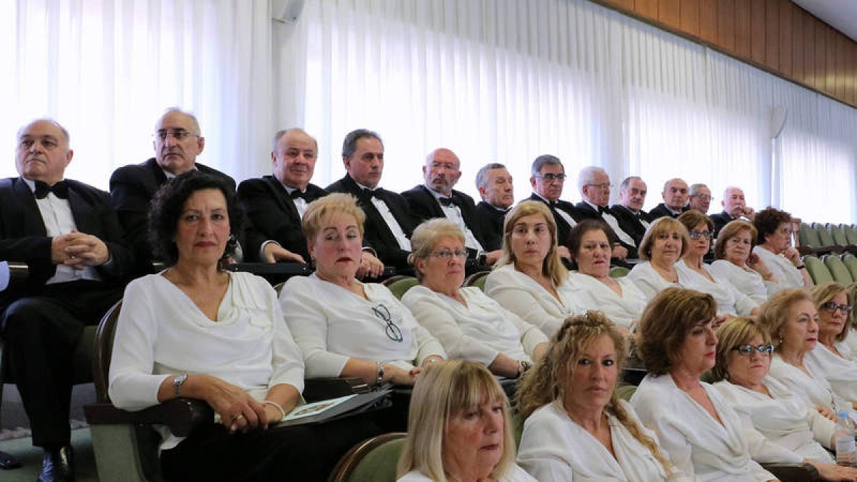Acto académico de la Universidad de la Experiencia en León. DL