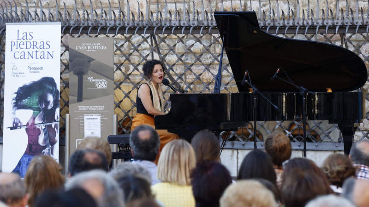 La pianista Sheila Blanco durante el concierto del ciclo 'Las piedras cantan'.