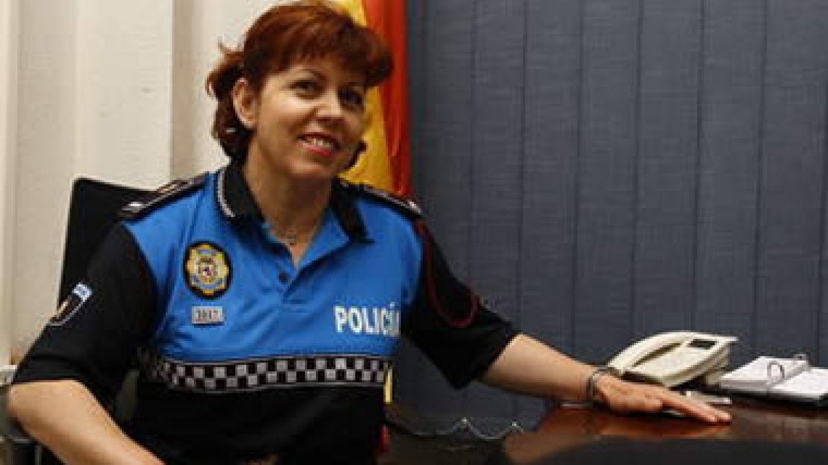 Esther Cano, oficial de la Unidad de Tráfico de León.