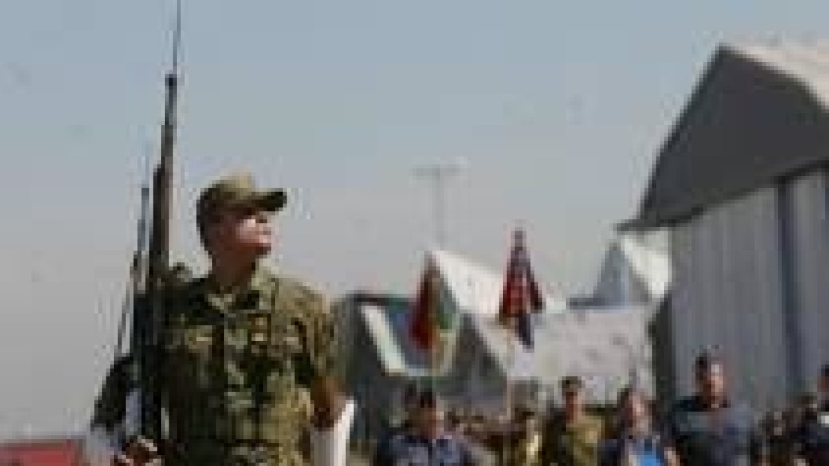 Uno de los soldados del Ejército del Aire durante la ceremonia de inicio del curso