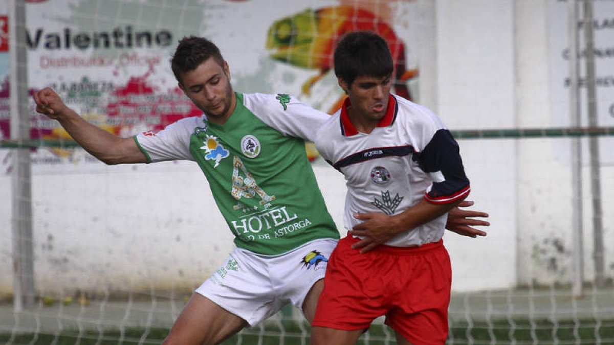 Cristian (i) es baja esta tarde ante el Atlético Tordesillas.