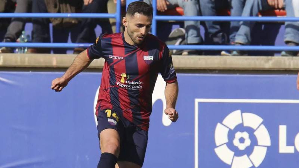 Nono firmó una sobresaliente temporada en el Extremadura siendo su mejor jugador. J.M. ROMERO