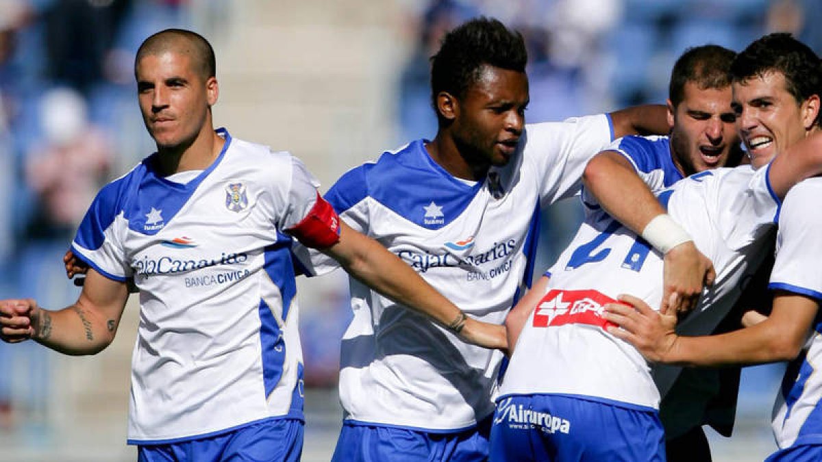 Los tinerfeños se perfilan como los últimos rivales de la Deportiva si supera al Lucena.
