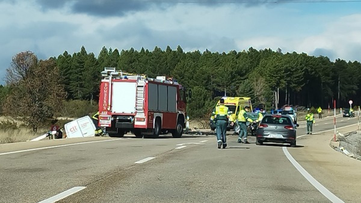 Un muerto y dos heridos en el accidente de tráfico registrado esta mañana. ICAL