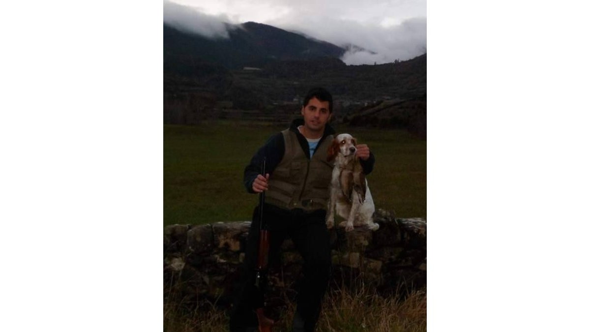 Adrián Chico con dos becadas.