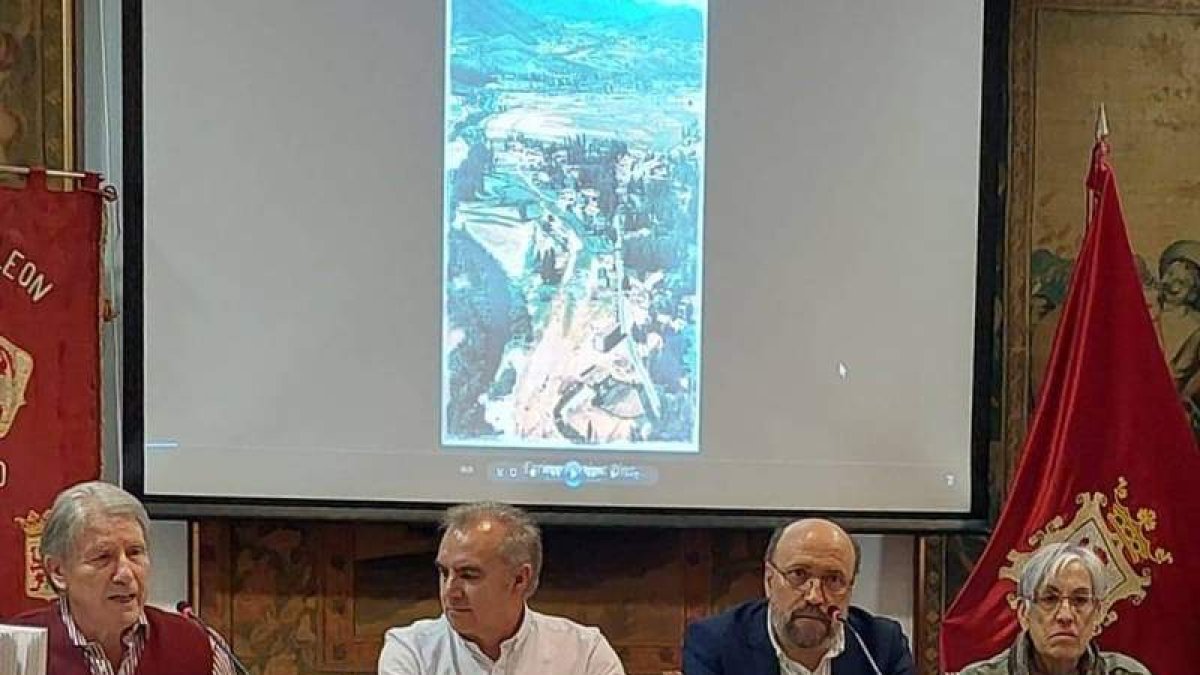 Presentación del libro en la Casa de León en Madrid. DL
