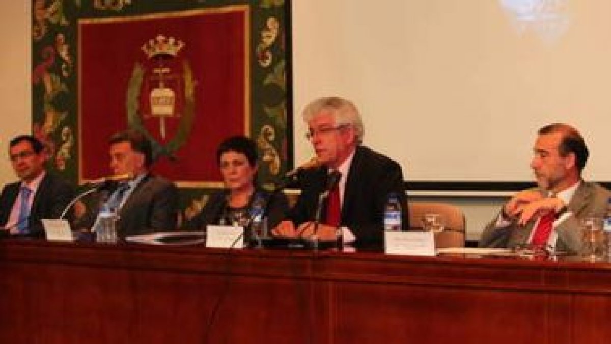 José Manuel Cendón, Miguel Alejo, Mercedes Gallizo y José Ángel Hermida.