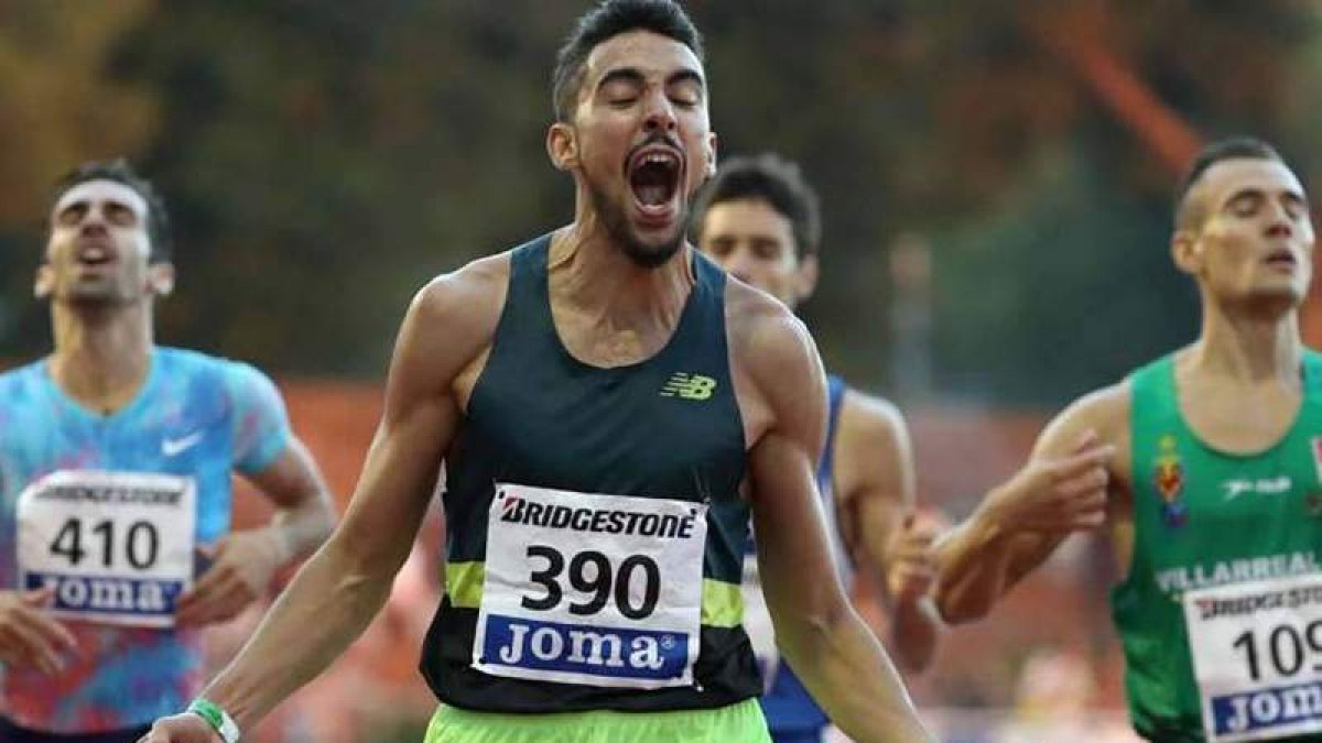 Saúl Ordóñez logró el título de campeón de España de 800 metros el pasado año. DL