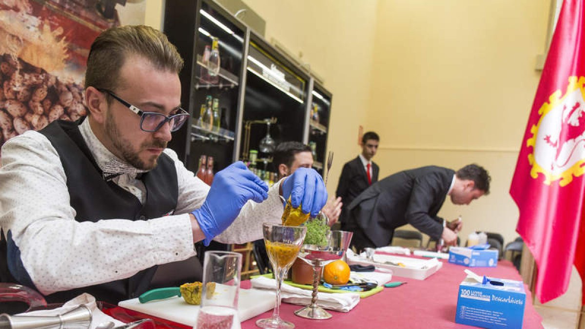 Carnicerías albergó el concursdo de coctelería. FERNANDO OTERO