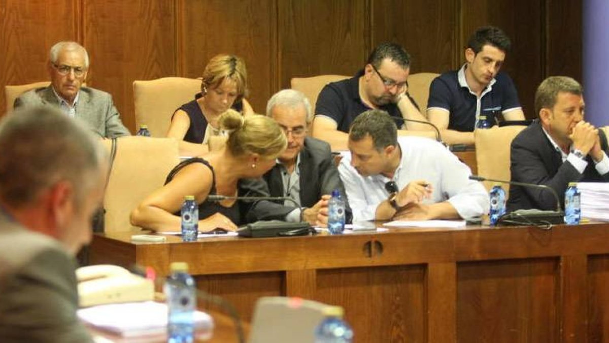 El grupo municipal del PP en el último pleno celebrado en el Ayuntamiento de Ponferrada.