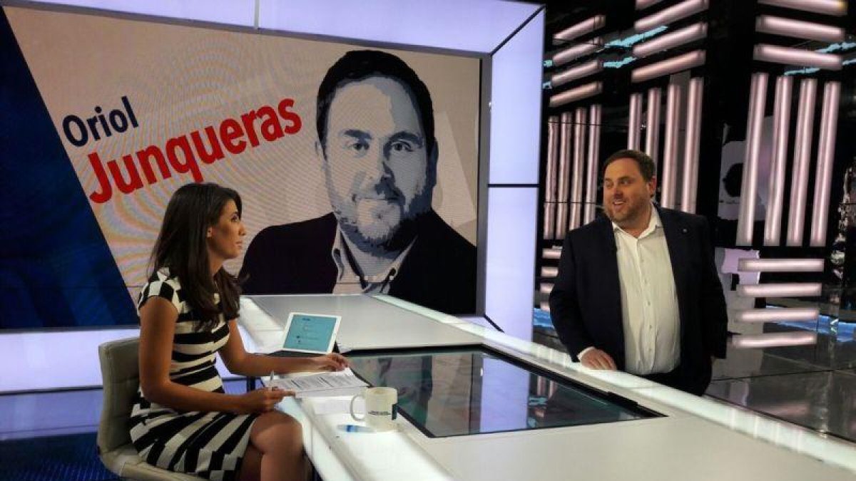 Ana Pastor entrevista a Oriol Junqueras en El Objetivo.