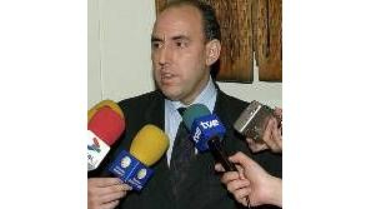 El delegado de la Junta, José Hernández, anuncia otro fallecimiento