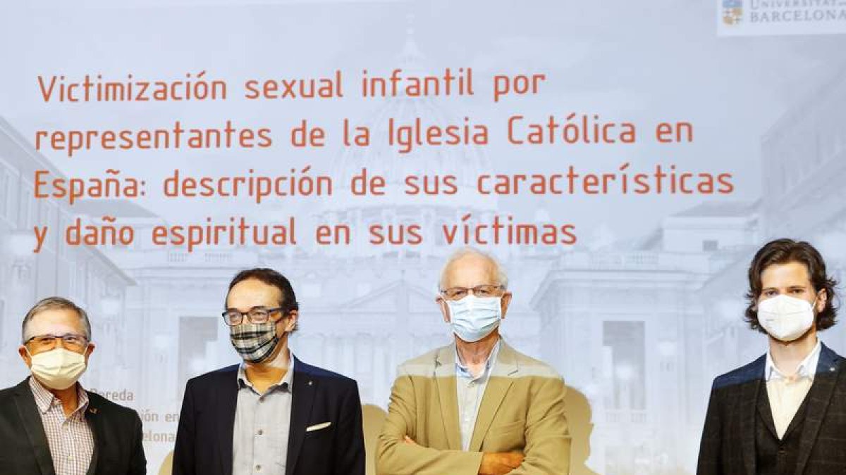 Lukas Greiner, Ivo Aersten, Josep Tamarit y José Luis de a Cuesta presentaron el estudio. JAVIER ETXEZARRETA