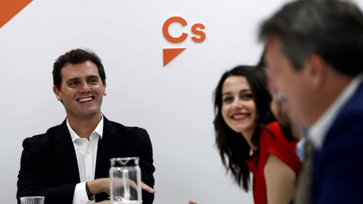 El líder de Ciudadanos, Albert Rivera, durante una reunión de su partido. MARISCAL