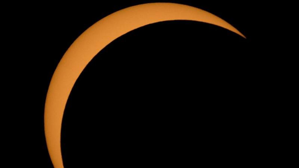 Fotografía cedida por la Nasa que muestra el eclipse en el parque nacional Northern Cascades en Washingtona. NASA