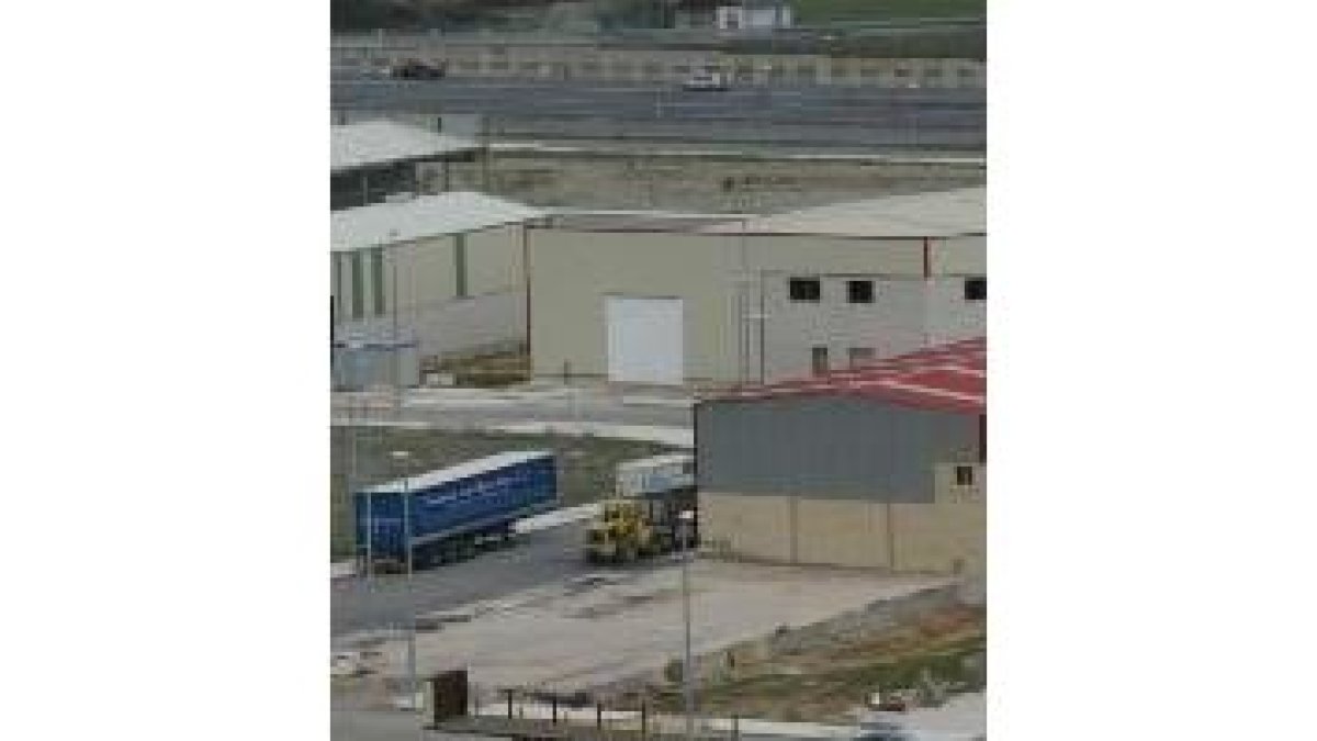 El polígono de Bierzo Alto podrá tener una central de transportes