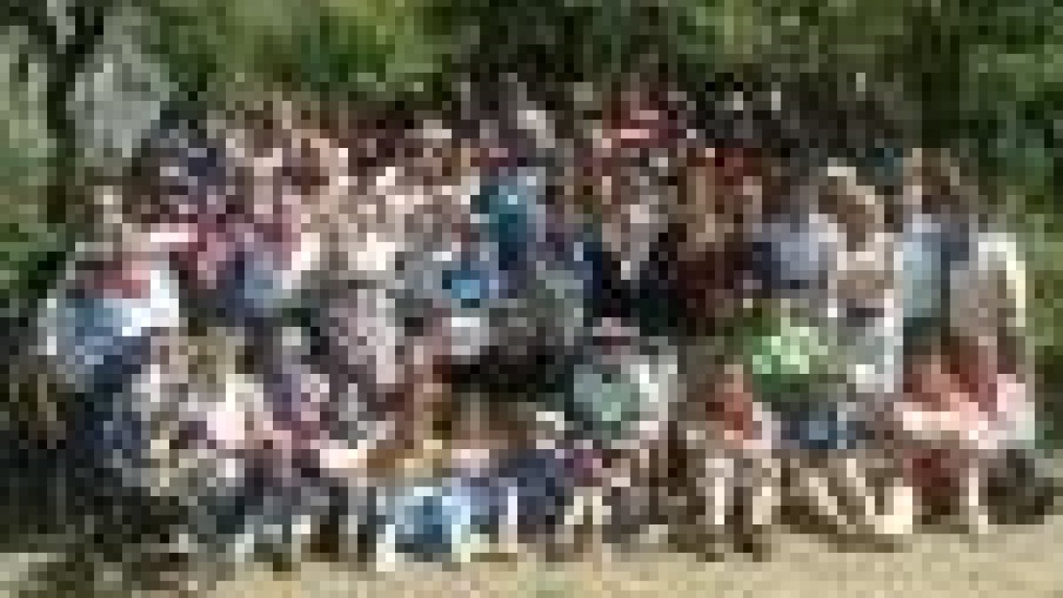 Los vecinos de la localidad de Alcedo de Alba celebraron el día del Encuentro Generacional
