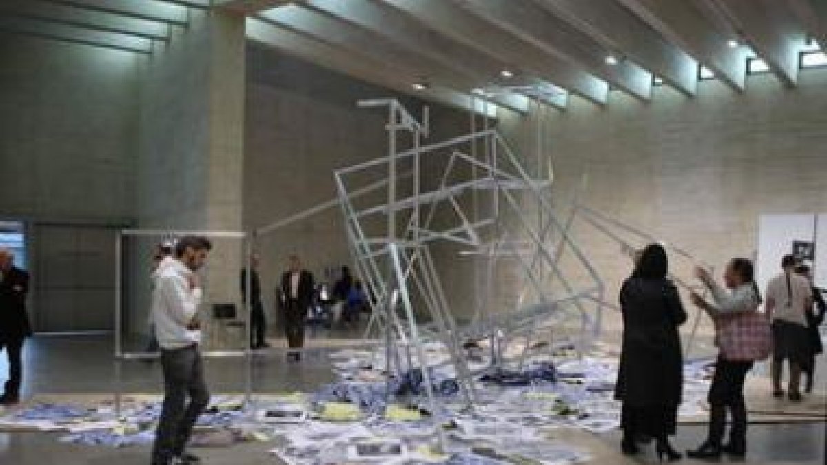 Una de las obras de Txomin Badiola dentro del proyecto «Proforma» que expone el Musac.