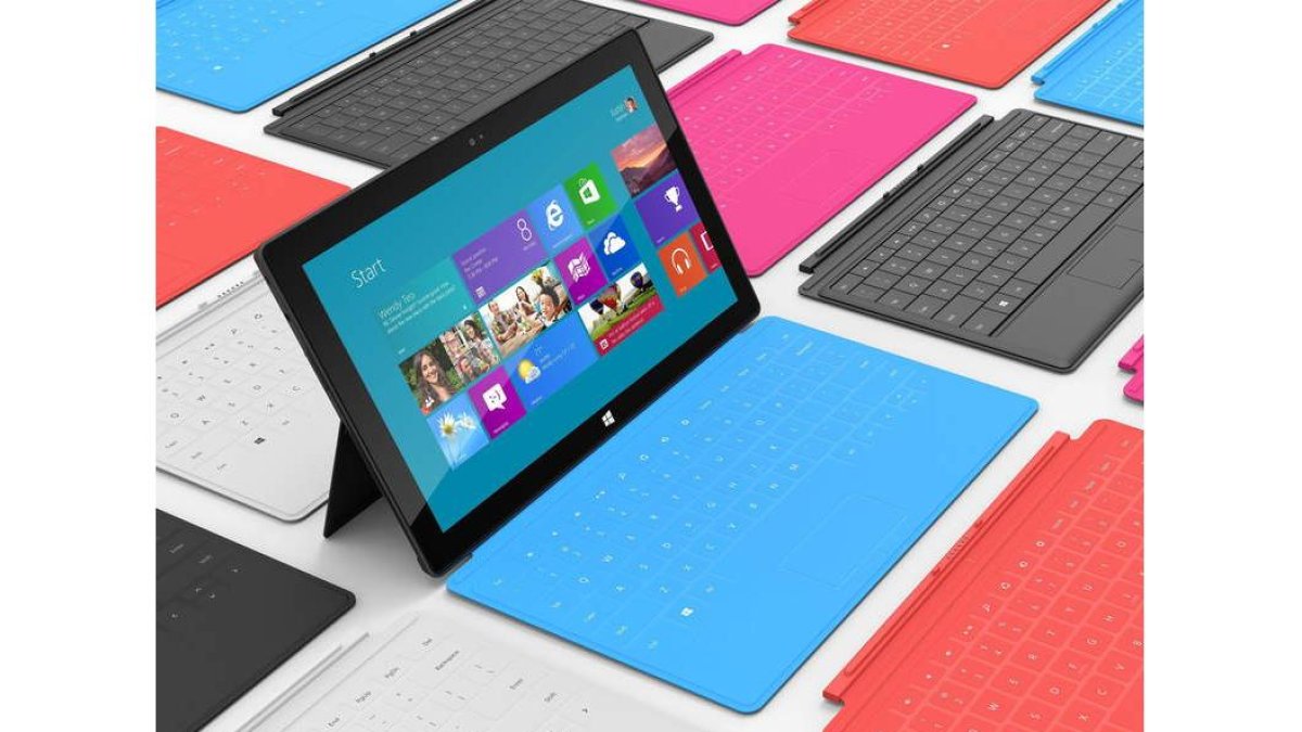Imagen de la nueva tableta de Microsoft, con una funda desplegable que se convierte en teclado.