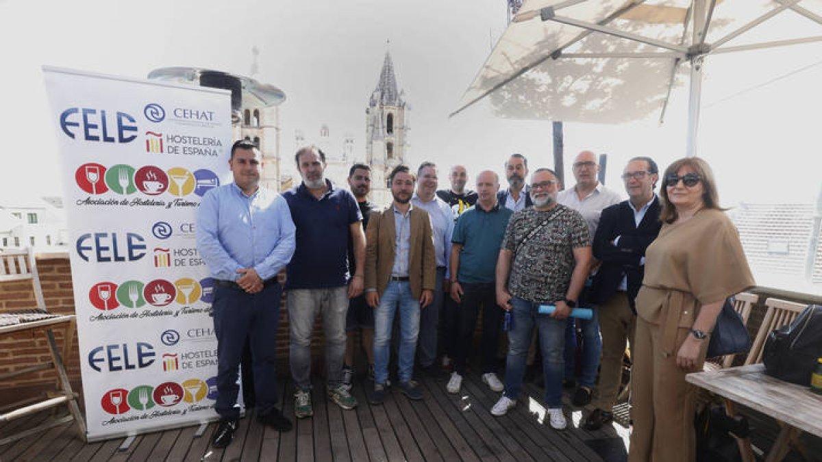Integrantes de la nueva junta directiva de la Asociación de Hostelería de León. RAMIRO
