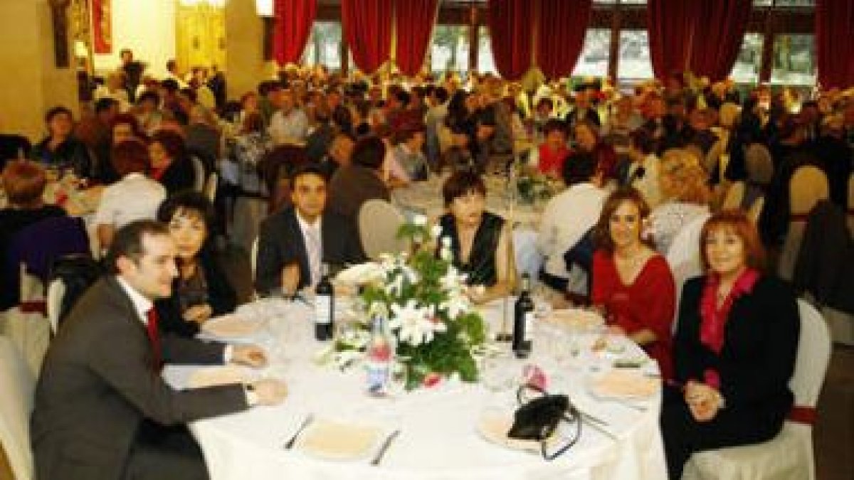 La Fiesta de la Primavera se celebró ayer en el Hostal de San Marcos.