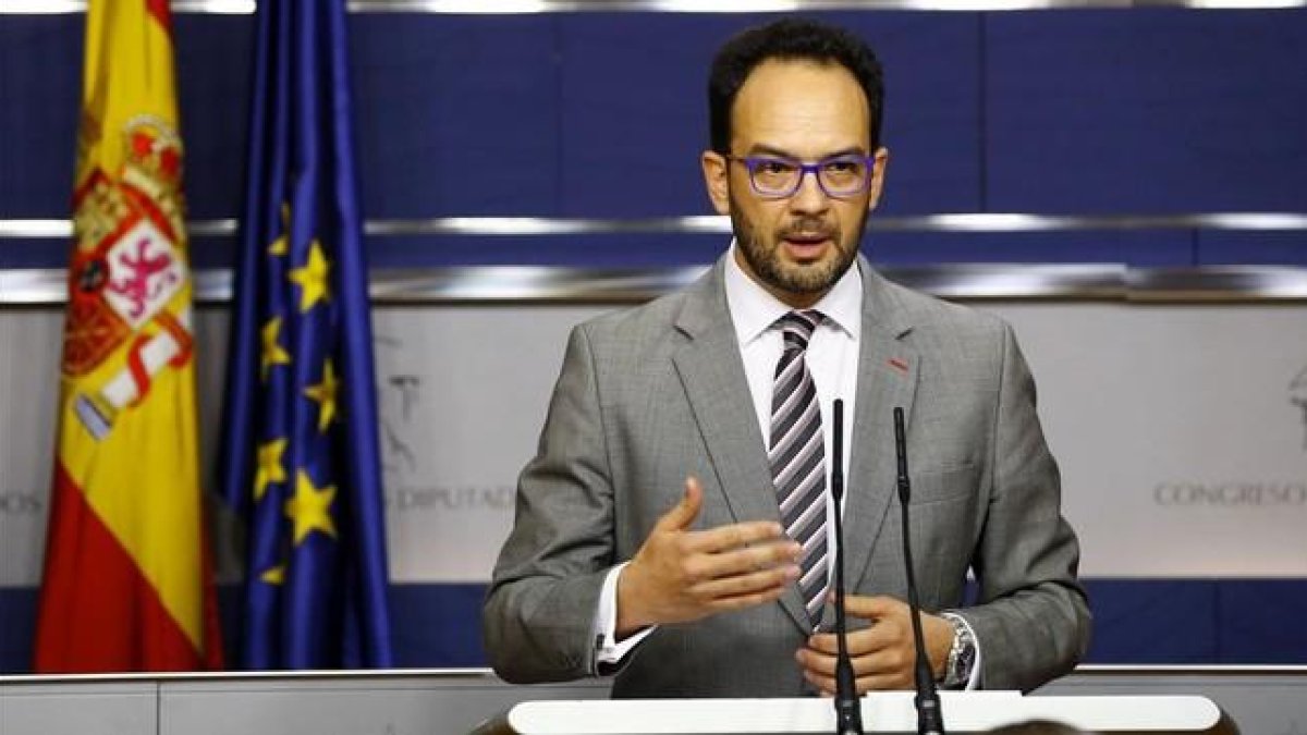 El portavoz parlamentario del PSOE, Antonio Hernando, el pasado miércoles.